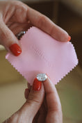 Load image into Gallery viewer, Jewellery Cleaning Pen & Polishing Cloth
